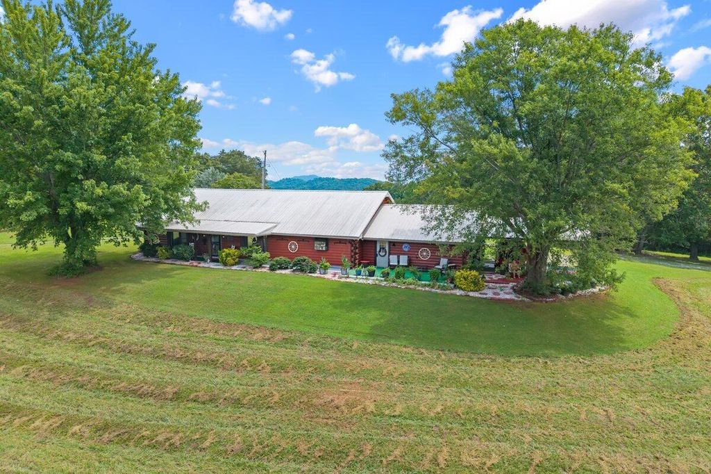 910 Reagan Valley Road, Tellico Plains, TN 37385