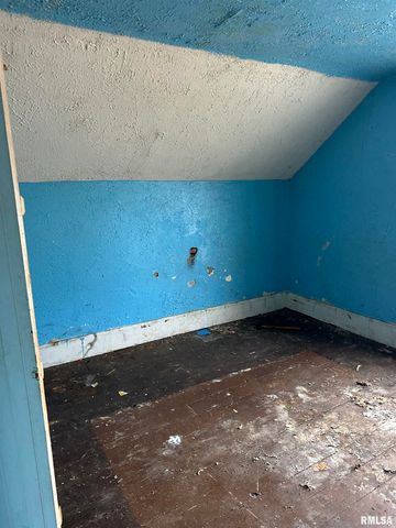 128 ASH Street, Canton, IL 61520