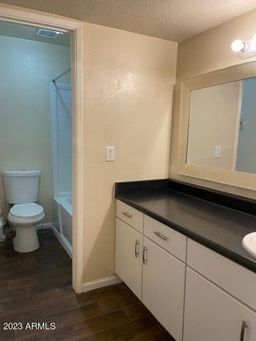8055 E Thomas Road Unit D114, Scottsdale, AZ 85251