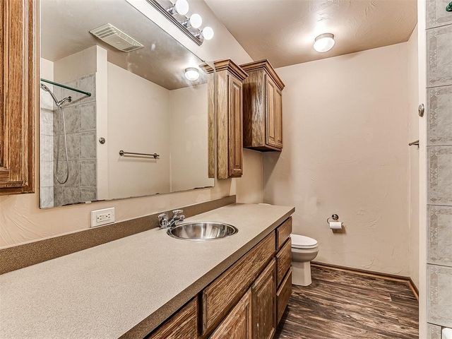 2905 N Henney Road, Choctaw, OK 73020