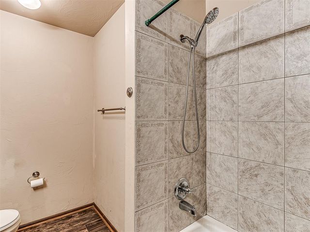 2905 N Henney Road, Choctaw, OK 73020