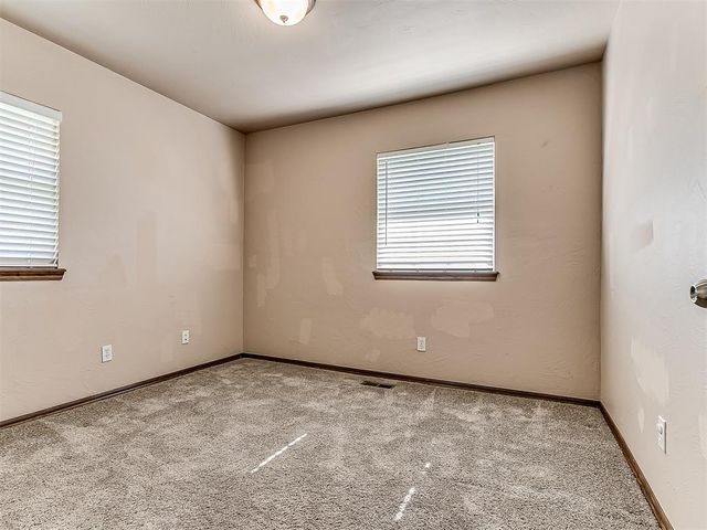 2905 N Henney Road, Choctaw, OK 73020