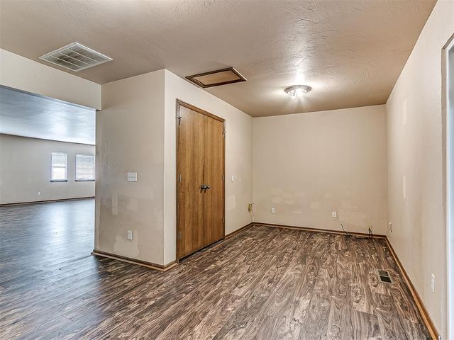 2905 N Henney Road, Choctaw, OK 73020