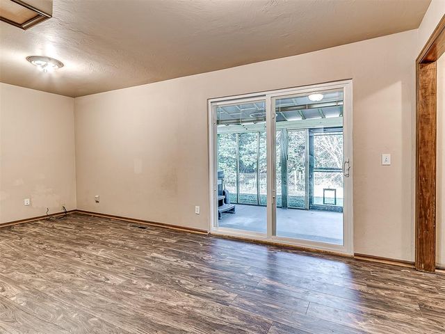 2905 N Henney Road, Choctaw, OK 73020