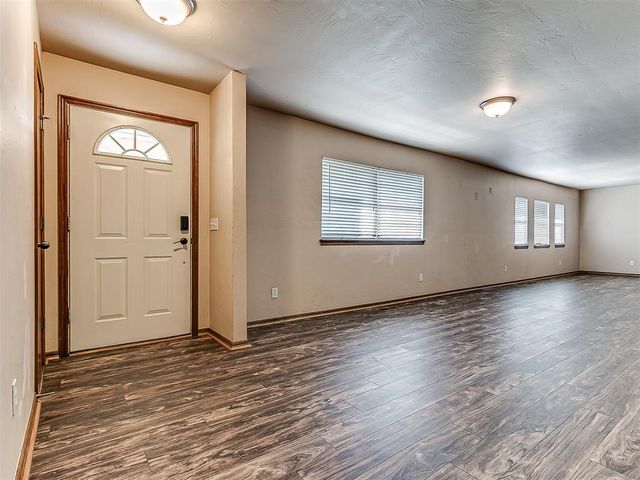 2905 N Henney Road, Choctaw, OK 73020