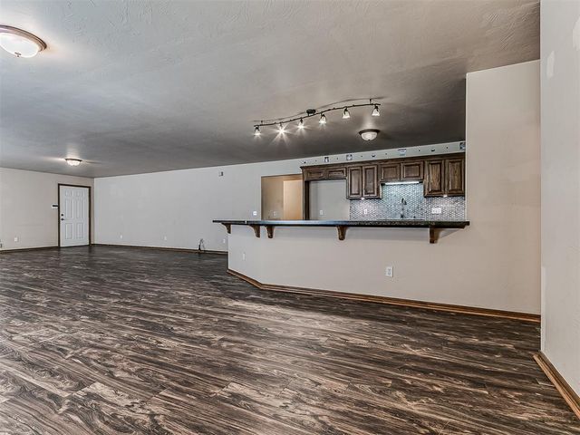 2905 N Henney Road, Choctaw, OK 73020