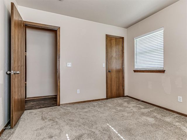 2905 N Henney Road, Choctaw, OK 73020