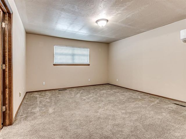 2905 N Henney Road, Choctaw, OK 73020