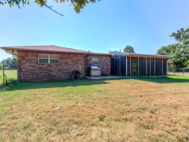 2905 N Henney Road, Choctaw, OK 73020