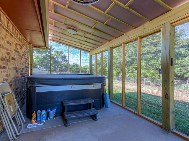 2905 N Henney Road, Choctaw, OK 73020