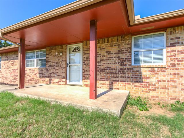 2905 N Henney Road, Choctaw, OK 73020