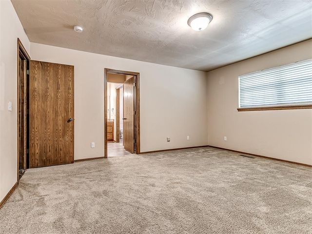 2905 N Henney Road, Choctaw, OK 73020