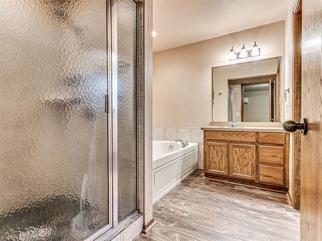 2905 N Henney Road, Choctaw, OK 73020