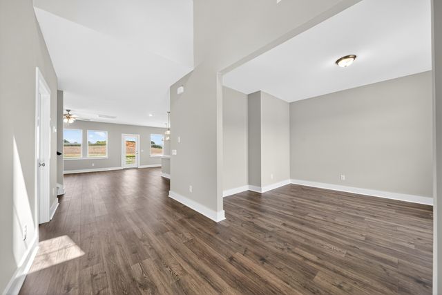 3920 Trinity Woods Rd, Columbia, TN 38401