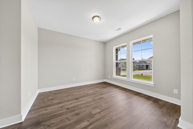 3920 Trinity Woods Rd, Columbia, TN 38401