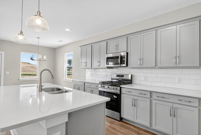 3920 Trinity Woods Rd, Columbia, TN 38401