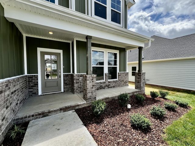 3920 Trinity Woods Rd, Columbia, TN 38401