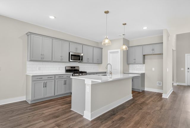 3920 Trinity Woods Rd, Columbia, TN 38401