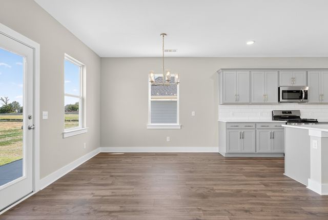 3920 Trinity Woods Rd, Columbia, TN 38401