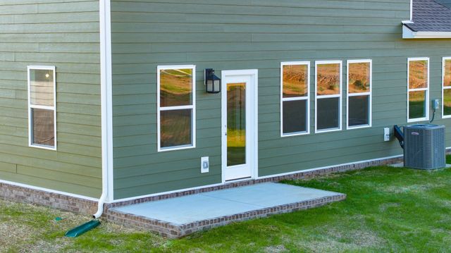 3920 Trinity Woods Rd, Columbia, TN 38401