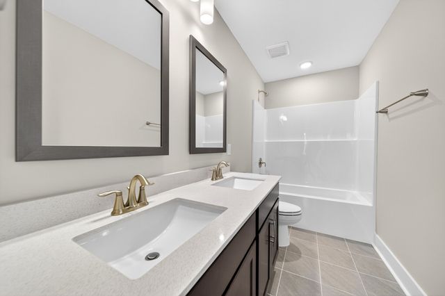 3920 Trinity Woods Rd, Columbia, TN 38401