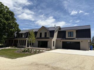 10823 Pleasant Valley ROAD, Cedarburg, WI 53012
