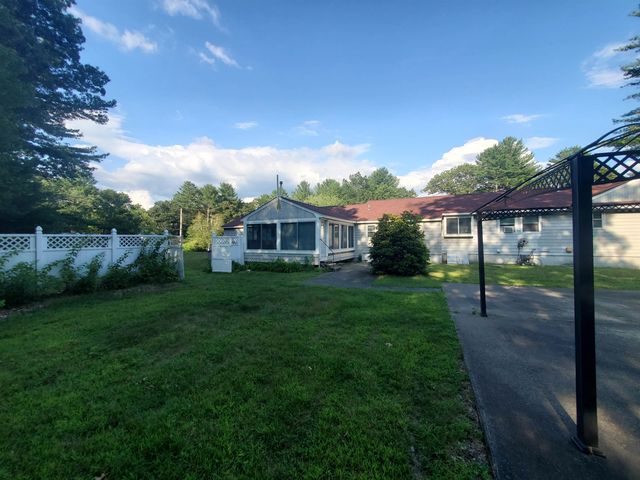 14 Lincoln Street, Pelham, NH 03076