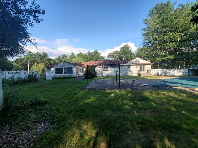 14 Lincoln Street, Pelham, NH 03076