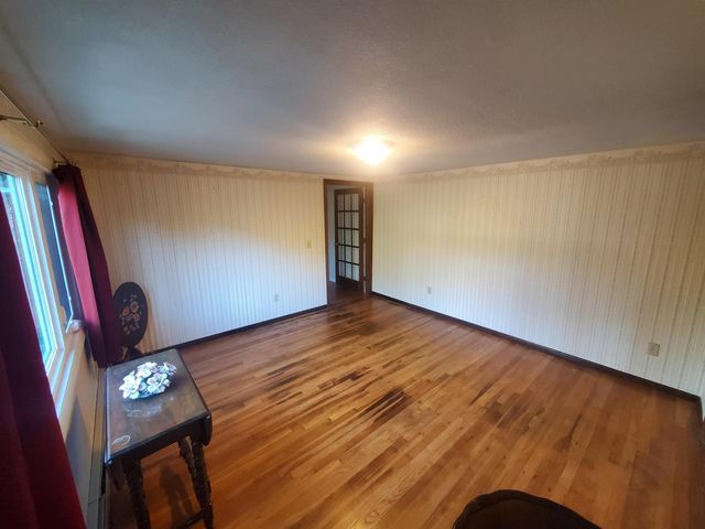 14 Lincoln Street, Pelham, NH 03076