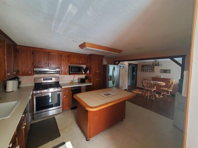 14 Lincoln Street, Pelham, NH 03076