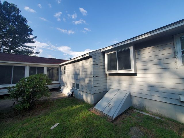 14 Lincoln Street, Pelham, NH 03076