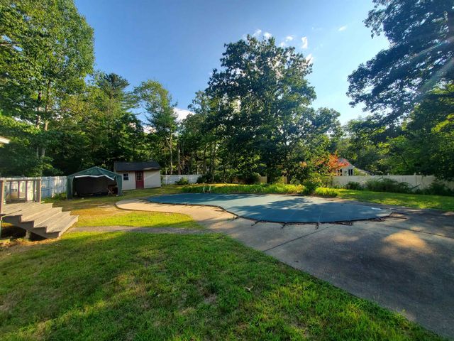 14 Lincoln Street, Pelham, NH 03076