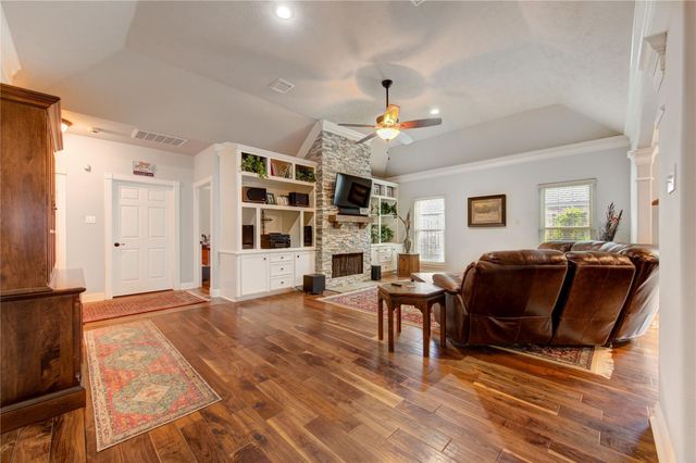 1811 Emerald Green Drive, Houston, TX 77094