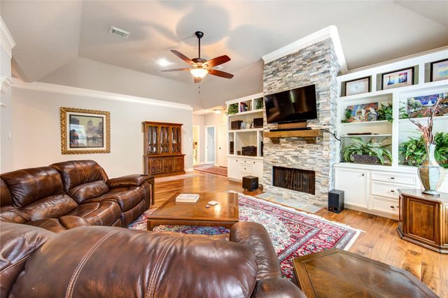 1811 Emerald Green Drive, Houston, TX 77094