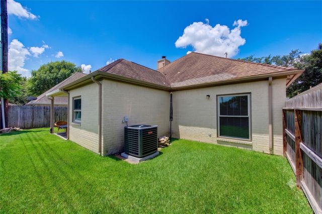 1811 Emerald Green Drive, Houston, TX 77094