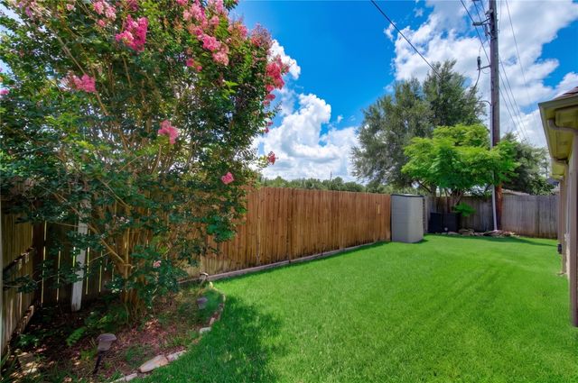 1811 Emerald Green Drive, Houston, TX 77094