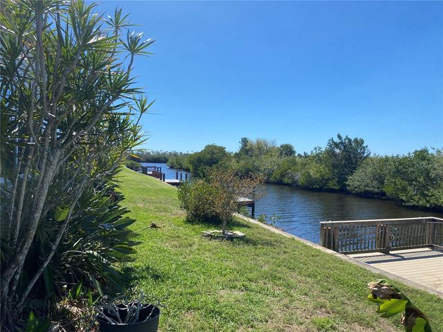 724 BLACKBURN BOULEVARD, North Port, FL 34287