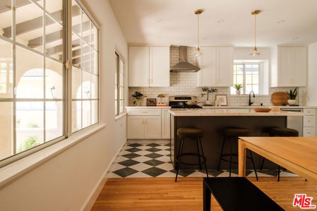 3739 Virginia Road, Los Angeles, CA 90016