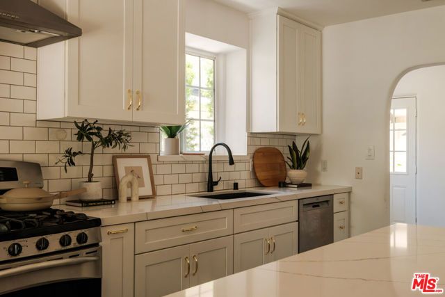 3739 Virginia Road, Los Angeles, CA 90016