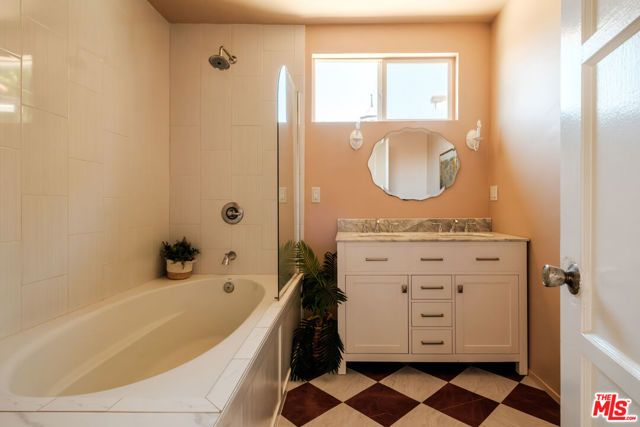 3739 Virginia Road, Los Angeles, CA 90016