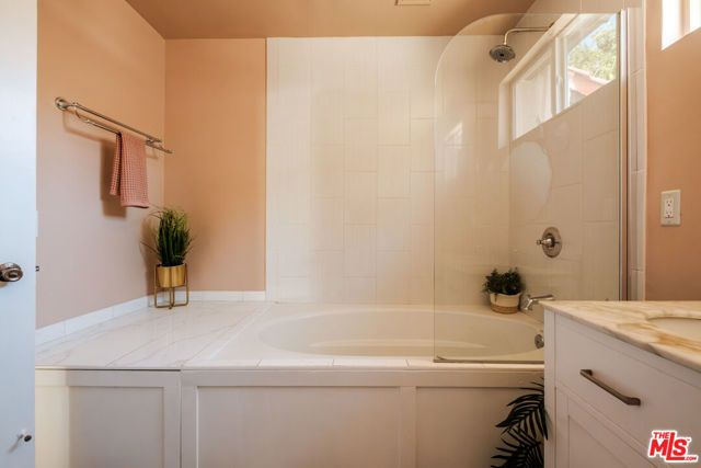 3739 Virginia Road, Los Angeles, CA 90016