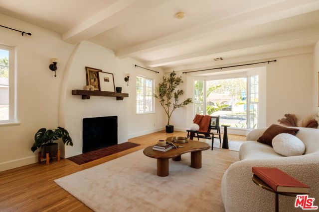 3739 Virginia Road, Los Angeles, CA 90016