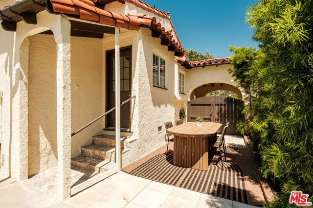 3739 Virginia Road, Los Angeles, CA 90016