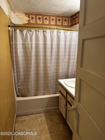 203 S HIGH STREET, California, MO 65018