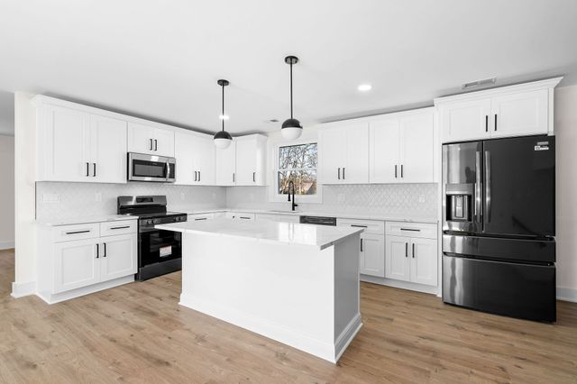 3247 Masonwood Dr, Nashville, TN 37207