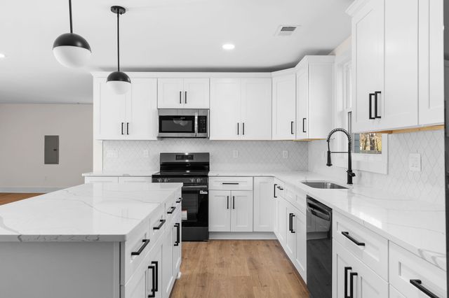 3247 Masonwood Dr, Nashville, TN 37207