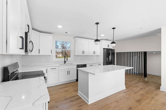 3247 Masonwood Dr, Nashville, TN 37207