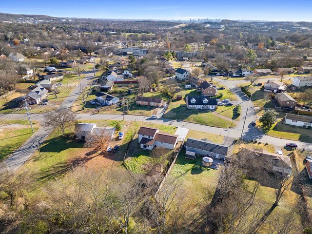 3247 Masonwood Dr, Nashville, TN 37207