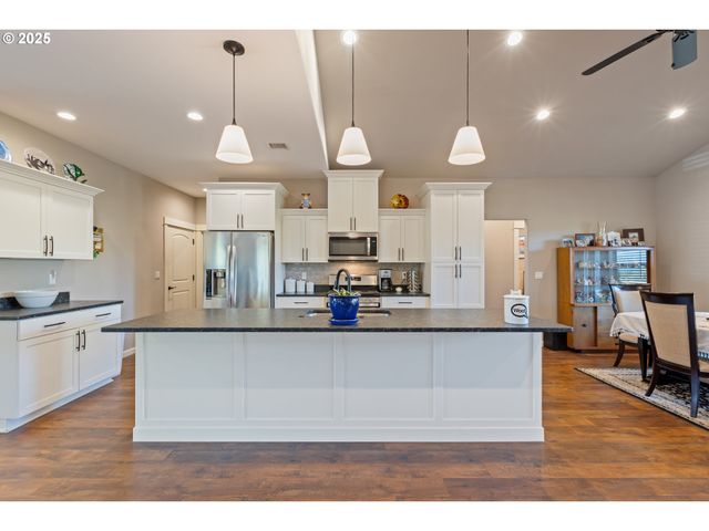 263 WIL Way, Winston, OR 97496