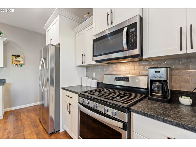 263 WIL Way, Winston, OR 97496